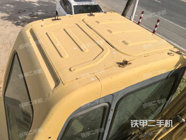 駕駛室頂部(整機外觀) 駕駛室頂部(整機外觀)