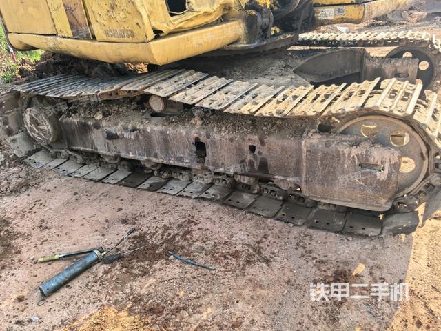 單側(cè)履帶整體(整機外觀) 單側(cè)履帶整體(整機外觀)