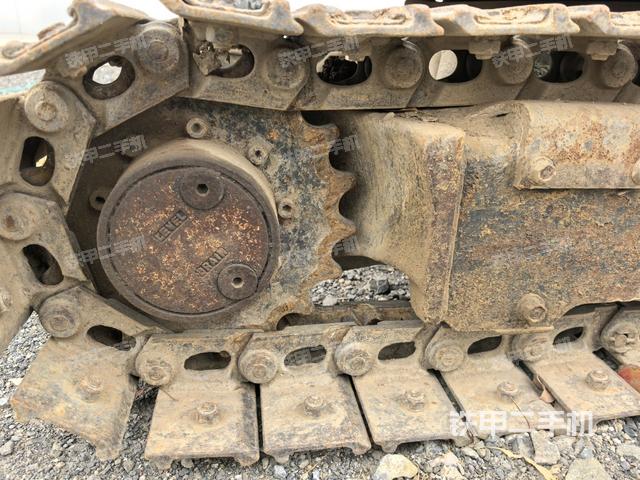 右驅(qū)動輪（行走機構(gòu)）