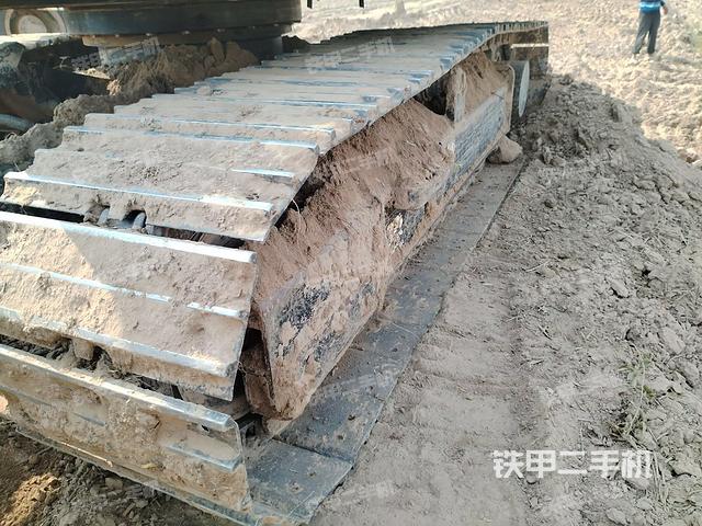 右側(cè)履帶整體?（行走機(jī)構(gòu)）