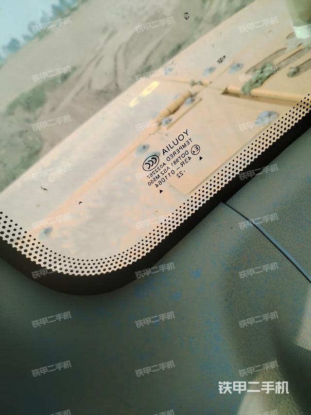 后窗玻璃角標(biāo)（駕駛室部分）