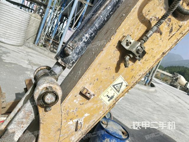 小臂整體左后(工作和回轉(zhuǎn)裝置) 小臂整體左后(工作和回轉(zhuǎn)裝置)