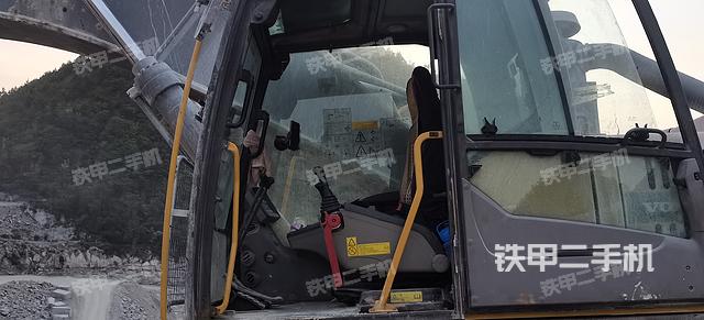 驾驶室整体（整机外观）