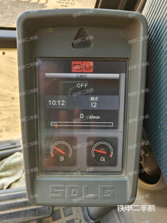 左后方玻璃角標(biāo)（駕駛室部分）