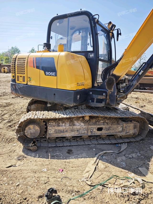 駕駛室頂部（整機(jī)外觀）