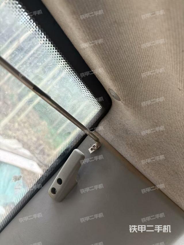 后窗玻璃角標(biāo)(駕駛室部分) 后窗玻璃角標(biāo)(駕駛室部分)