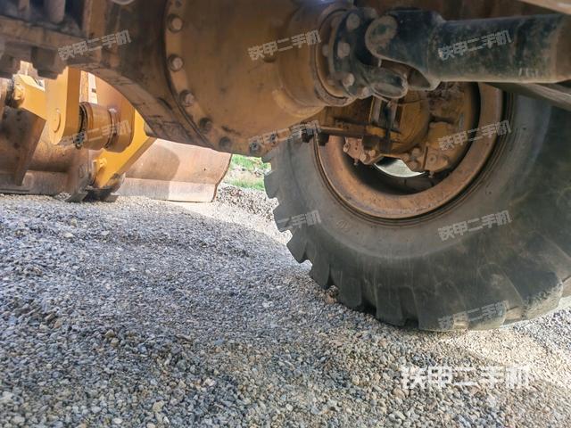 后驅(qū)動(dòng)橋（液壓/傳動(dòng)系統(tǒng)）