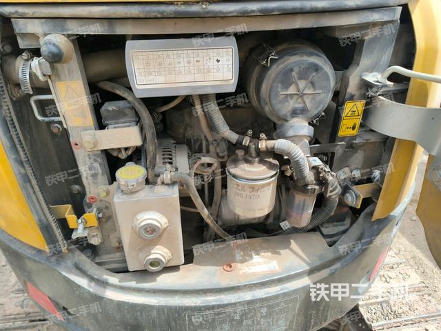 發(fā)動(dòng)機(jī)室（上車部件）