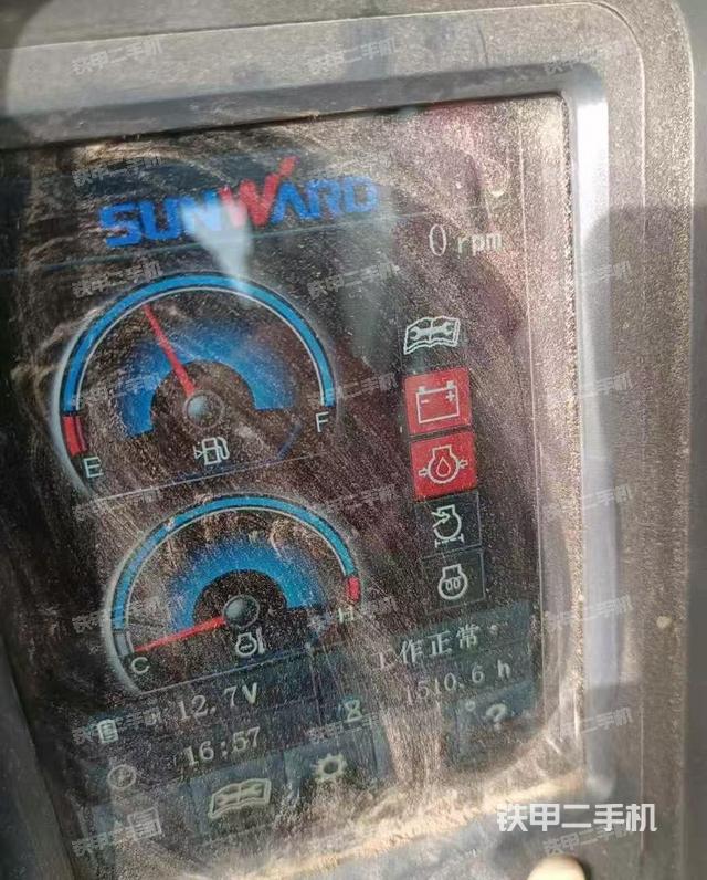 駕駛室整體（整機外觀）