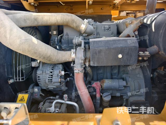 發(fā)動(dòng)機(jī)室（上車(chē)部件）