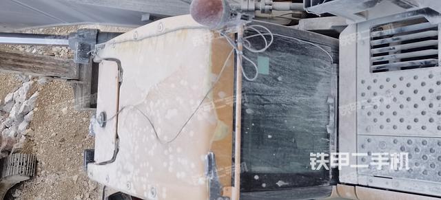 驾驶室顶部（整机外观）