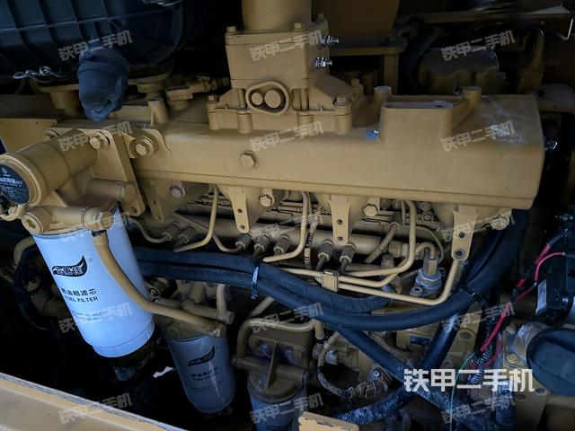 發(fā)動(dòng)機(jī)右側(cè)（整機(jī)外觀及大件）