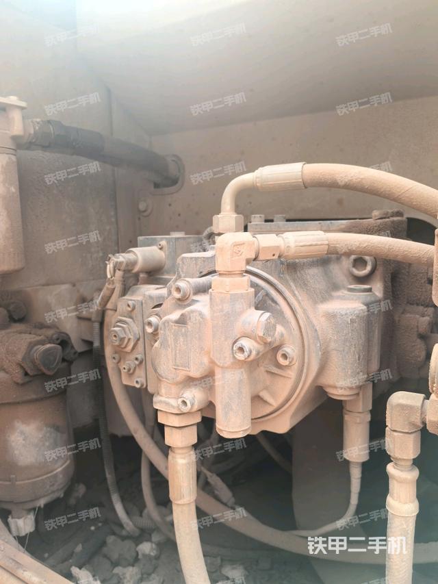 液壓泵斜45?左（大件艙室）