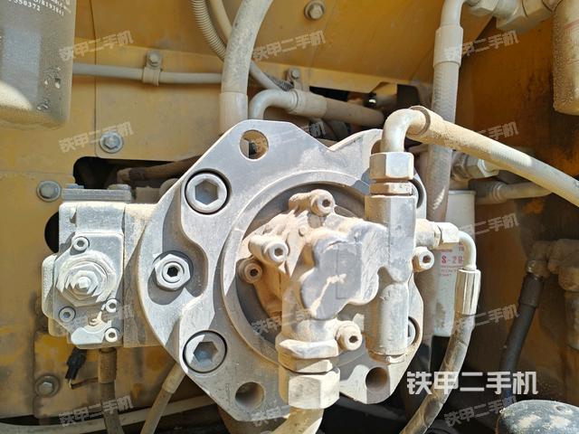 液壓泵斜45?左（大件艙室）