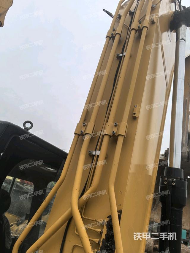 大臂背部俯視（工作和回轉(zhuǎn)裝置）