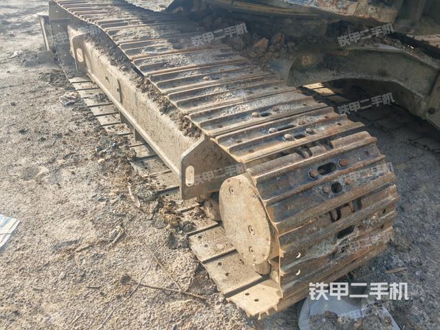 右側(cè)履帶整體?(行走機(jī)構(gòu)) 右側(cè)履帶整體?(行走機(jī)構(gòu))