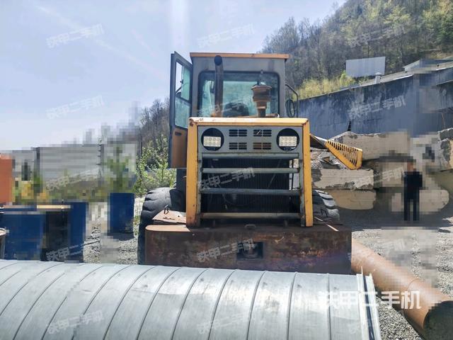 正后方(整機(jī)外觀) 正后方(整機(jī)外觀)