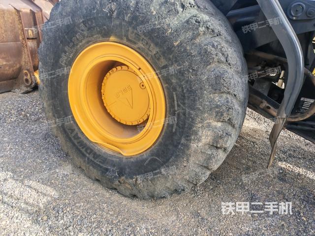 右前輪（行走機(jī)構(gòu)）