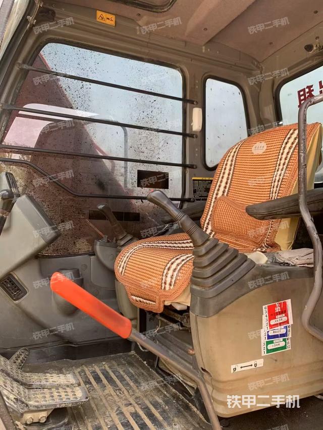 駕駛室整體（整機(jī)外觀）