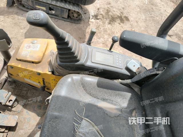 座椅右側(cè)控制臺/鑰匙門/油門/含右手柄（駕駛室部分）