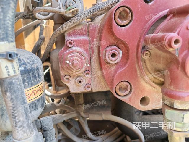 液壓泵斜45?左(大件艙室) 液壓泵斜45?左(大件艙室)