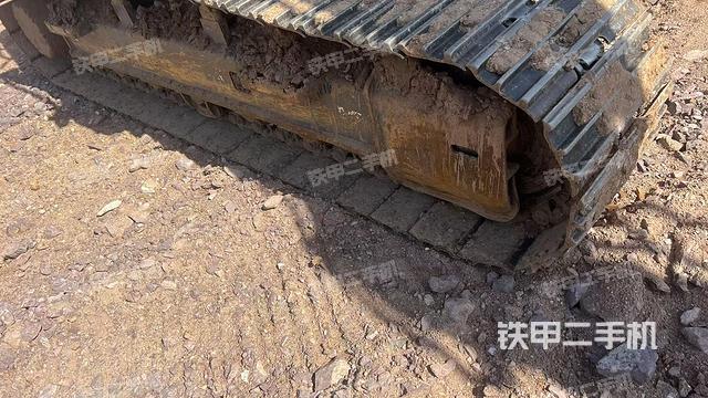 單側(cè)履帶整體（整機(jī)外觀）