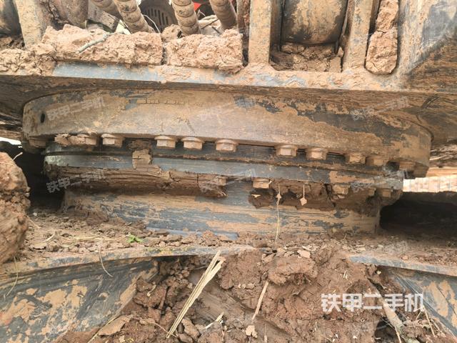 轉(zhuǎn)盤和下車架正前（工作和回轉(zhuǎn)裝置）