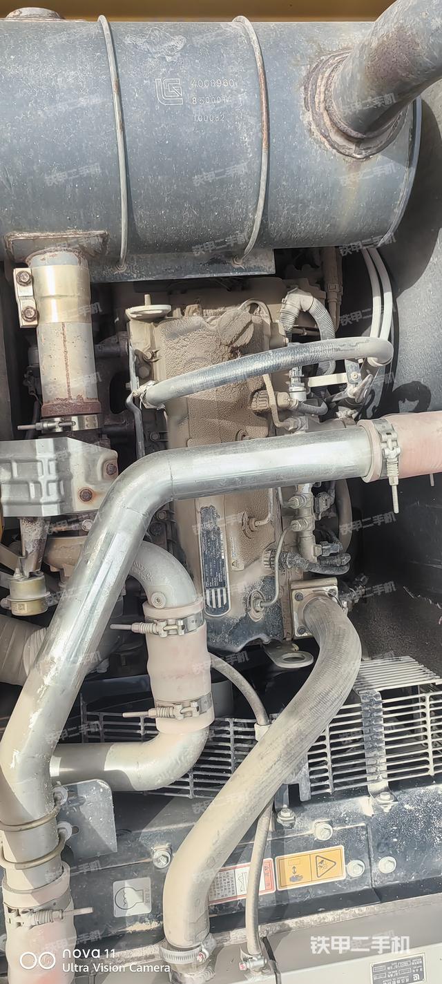 回转马达和主控阀（整机外观）