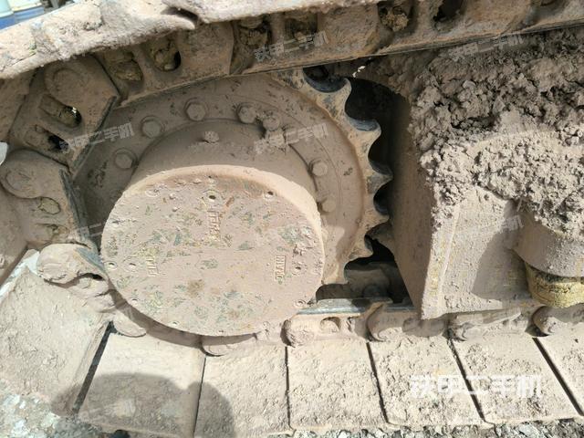 右驅(qū)動輪（行走機(jī)構(gòu)）