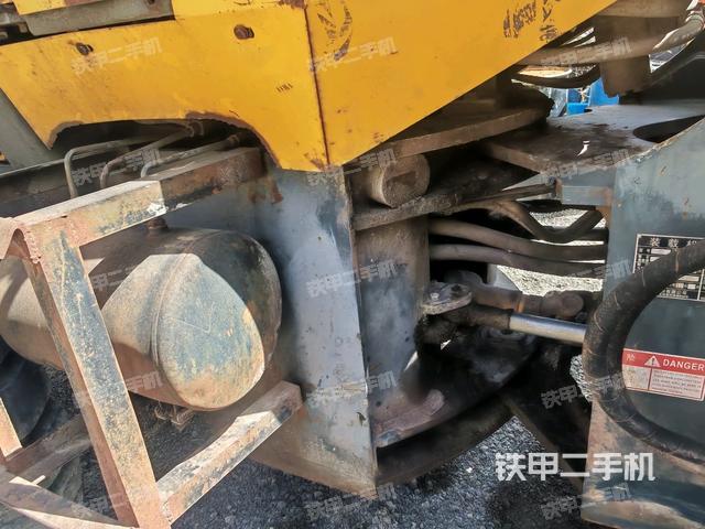 鏟斗油缸側(cè)面(工作裝置) 鏟斗油缸側(cè)面(工作裝置)