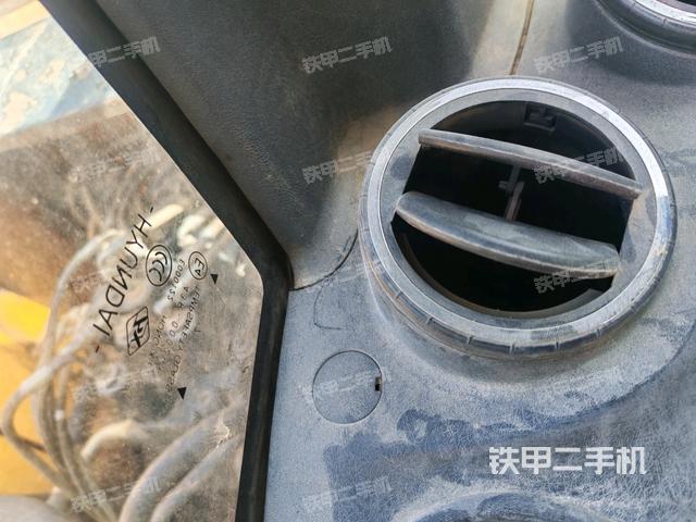 駕駛室正側(cè)(駕駛室部分) 駕駛室正側(cè)(駕駛室部分)