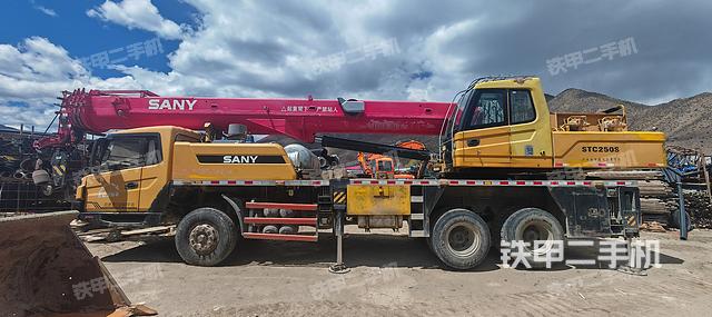 整機(jī)右側(cè)(設(shè)備外觀及核心部件) 整機(jī)右側(cè)(設(shè)備外觀及核心部件)