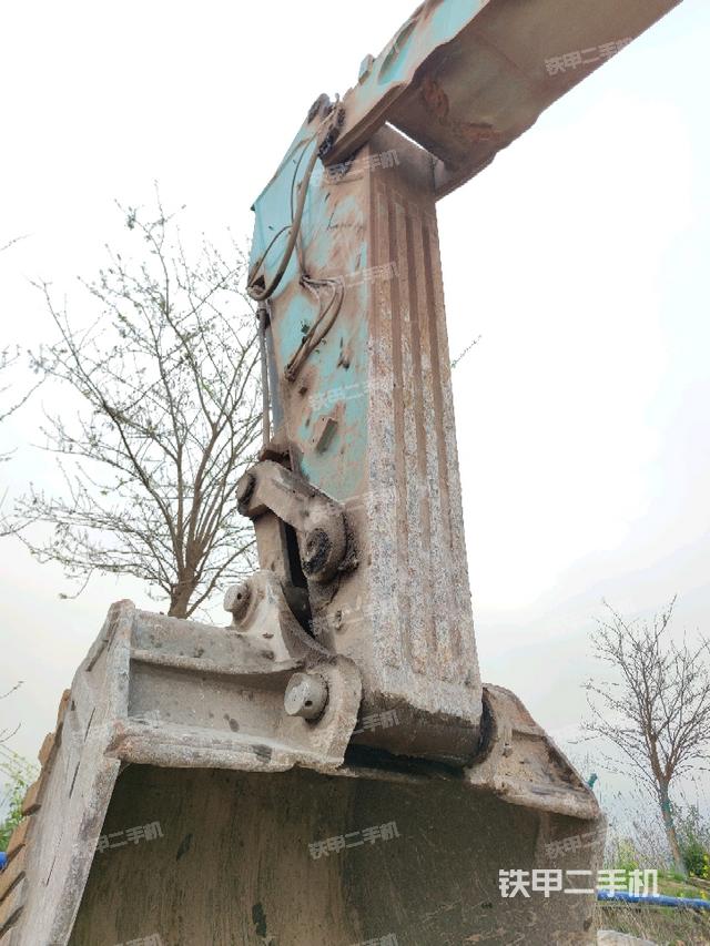 小臂整體左后(工作和回轉(zhuǎn)裝置) 小臂整體左后(工作和回轉(zhuǎn)裝置)