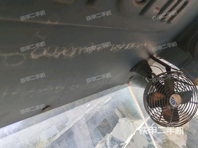 駕駛室頂部 外(駕駛室部分) 駕駛室頂部 外(駕駛室部分)