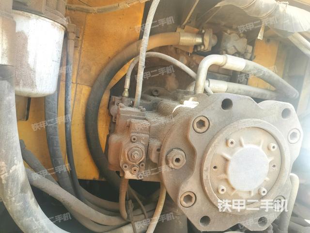 液壓泵斜45?右(大件艙室) 液壓泵斜45?右(大件艙室)