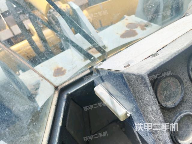 操作桿  檔位(駕駛室部分) 操作桿  檔位(駕駛室部分)