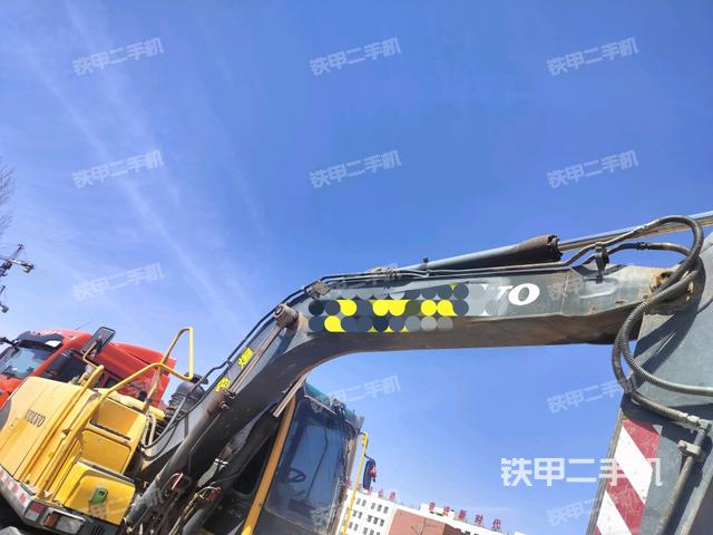 大臂整體?右側(cè)(工作和回轉(zhuǎn)裝置) 大臂整體?右側(cè)(工作和回轉(zhuǎn)裝置)