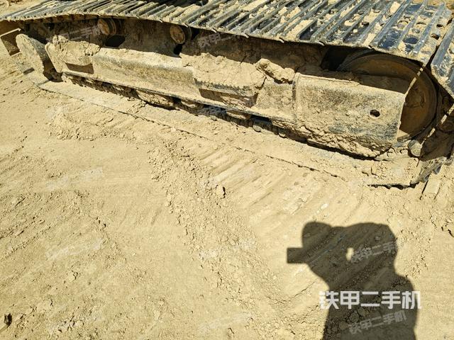 左驅(qū)動輪（行走機(jī)構(gòu)）