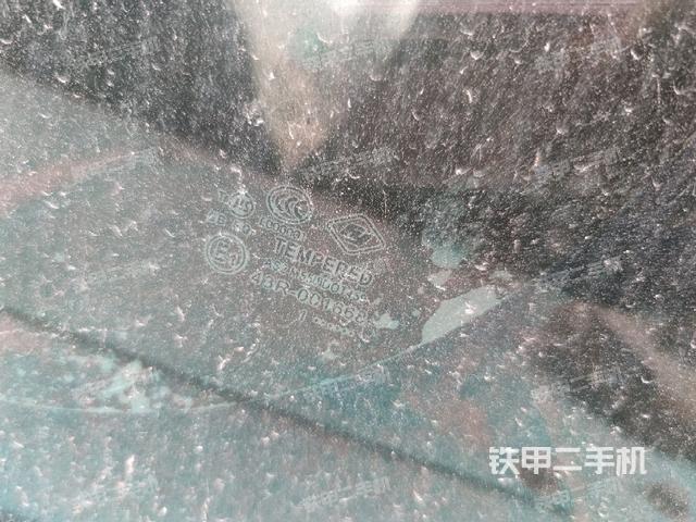 后窗玻璃角標(biāo)(駕駛室部分) 后窗玻璃角標(biāo)(駕駛室部分)