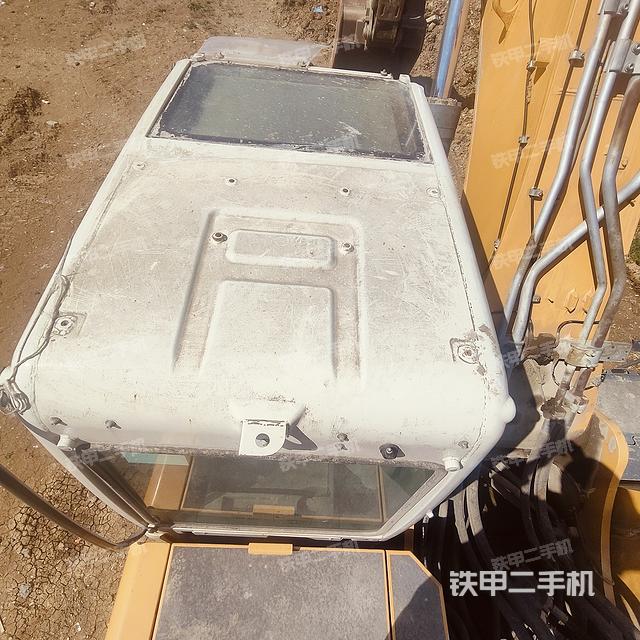 駕駛室頂部(整機外觀) 駕駛室頂部(整機外觀)