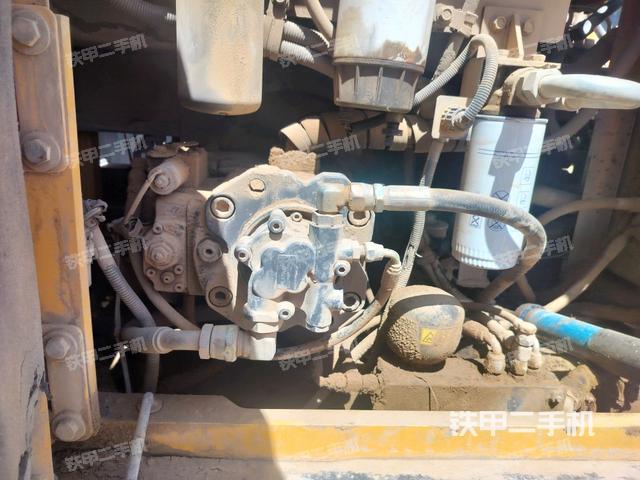 液壓泵斜45?右(大件艙室) 液壓泵斜45?右(大件艙室)
