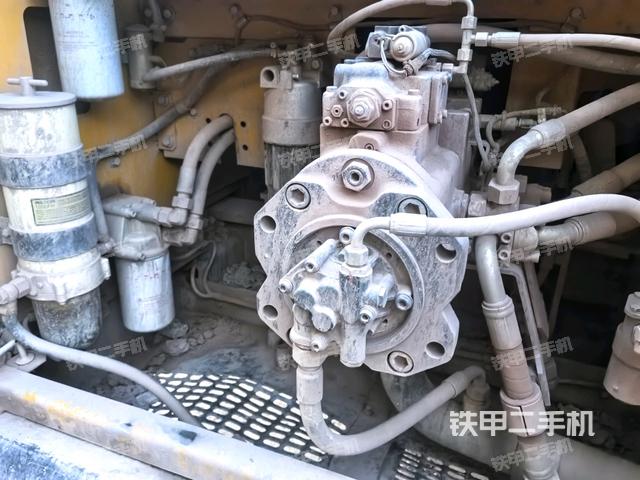 液壓泵艙室正面整體（整機(jī)外觀）