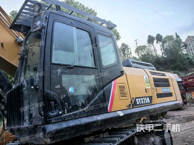 駕駛室整體（整機(jī)外觀）