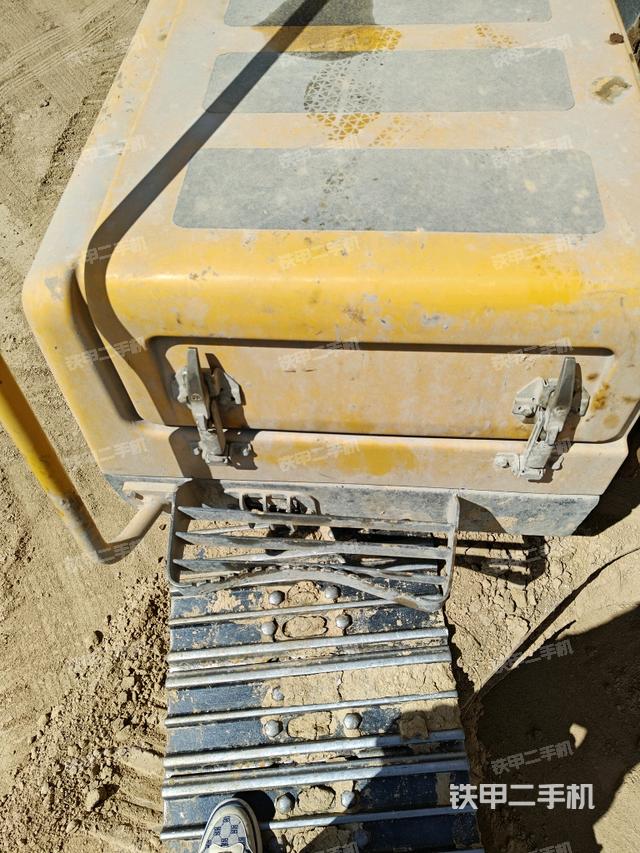 大臂油缸整體?豎拍（工作和回轉(zhuǎn)裝置）