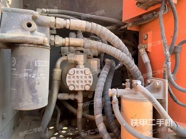 液壓泵艙室正面整體（整機(jī)外觀）