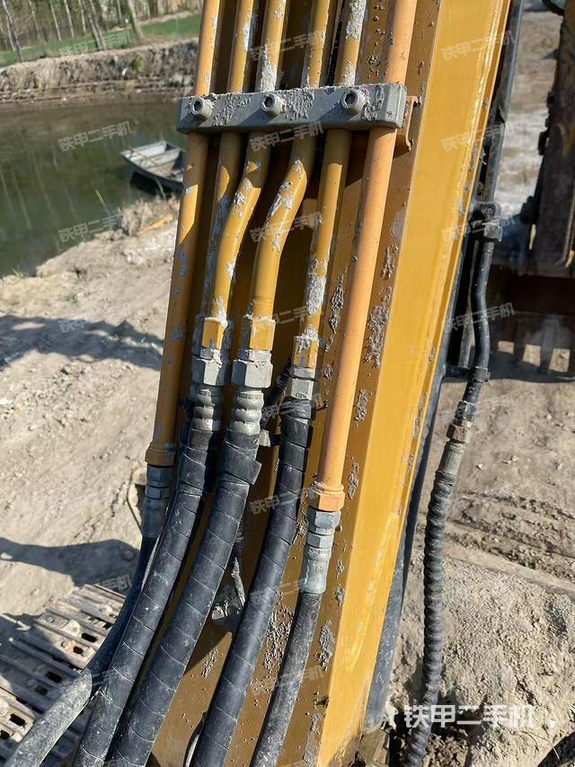 大臂背部俯視（工作和回轉(zhuǎn)裝置）