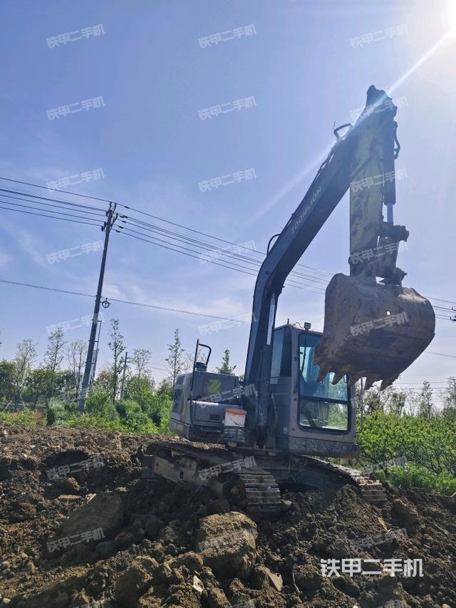 右前45(整機(jī)外觀) 右前45(整機(jī)外觀)