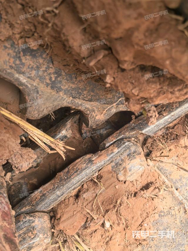 右側(cè)履帶整體（行走機構(gòu)）