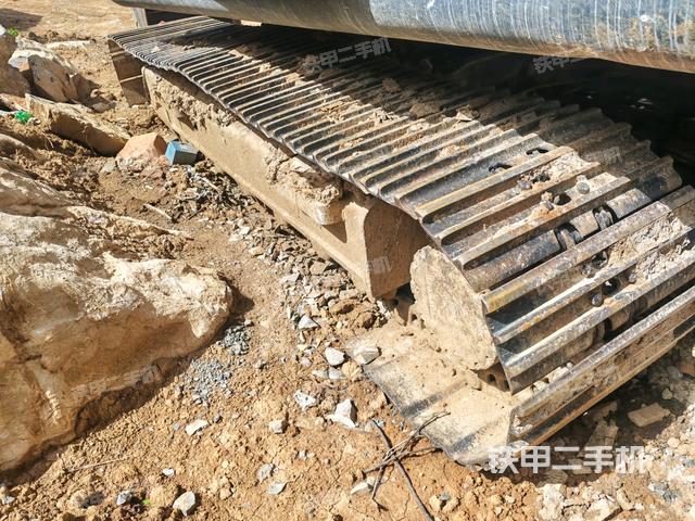 右側(cè)履帶整體(行走機(jī)構(gòu)) 右側(cè)履帶整體(行走機(jī)構(gòu))