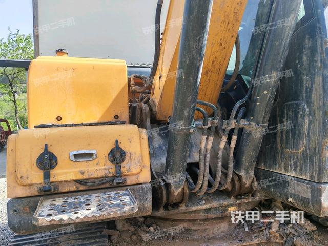 大臂油缸整體?豎拍(工作和回轉(zhuǎn)裝置) 大臂油缸整體?豎拍(工作和回轉(zhuǎn)裝置)